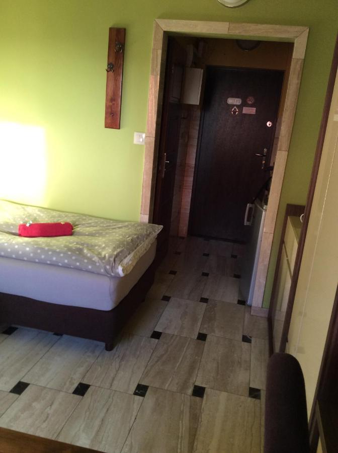 Mika Rooms Raclawicka 144 & Wislicka 3 Studio - Adults Only Warszawa Eksteriør billede